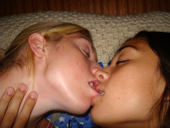 677px x 508px - Lesbian kiss video: Lesbian anal lickers
